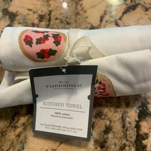 Threshold Christmas towel